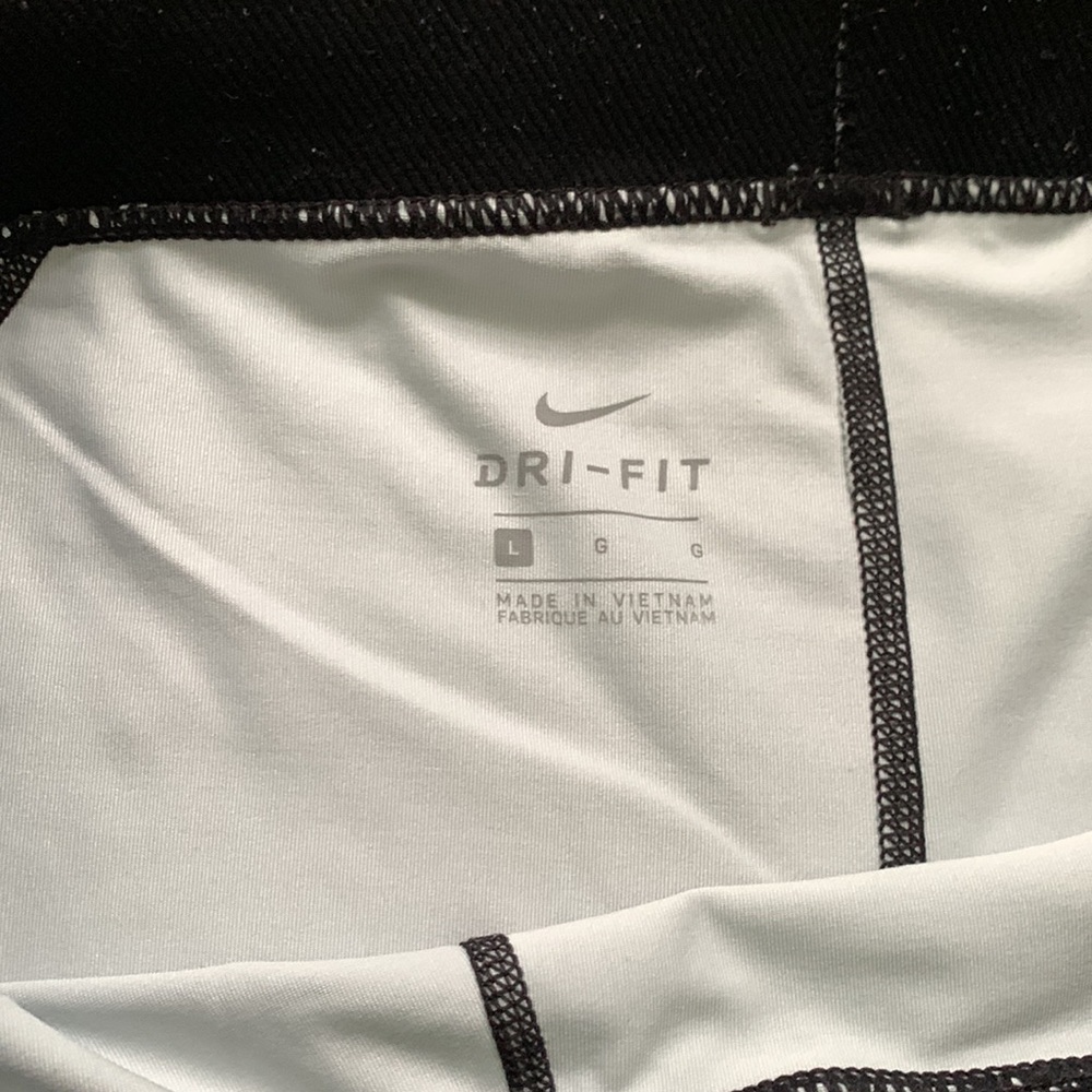 Nike Pro Shorts - Picture 5 of 10